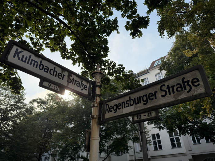 Die Bildqualität zwischen der Hauptkamera des neuen iPhone 16 Pro Max ...